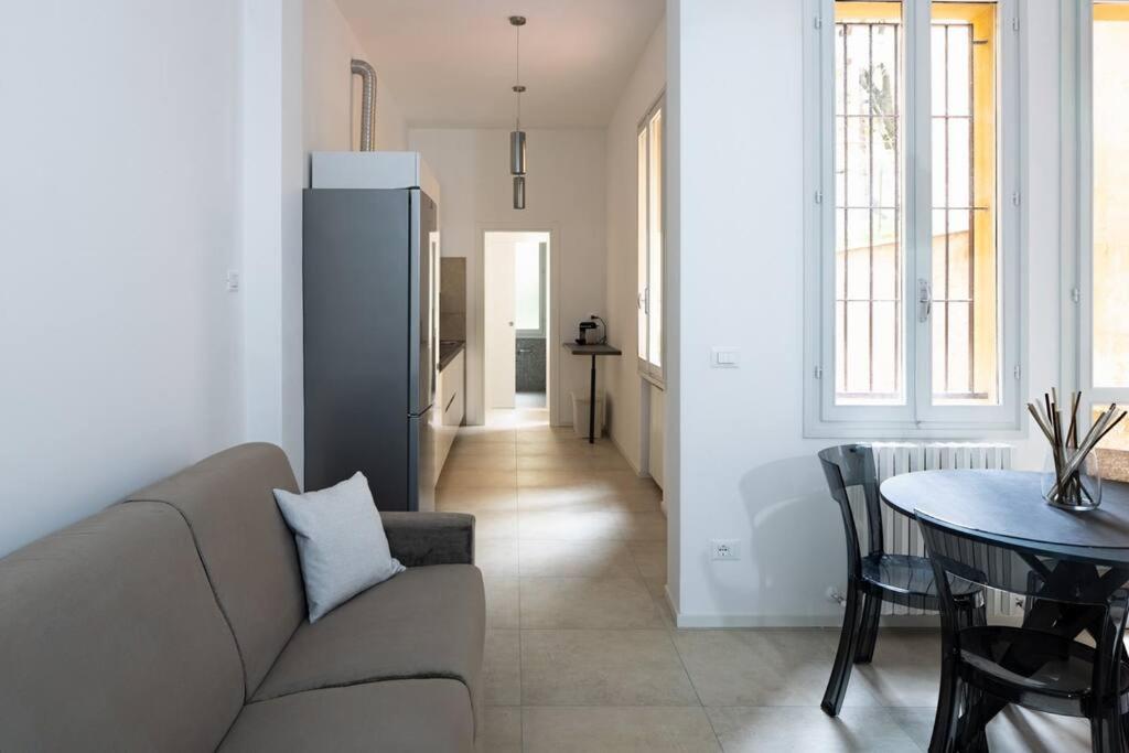 Apartment Isaia - 10 Minutes From Piazza Maggiore Bologna Exterior photo